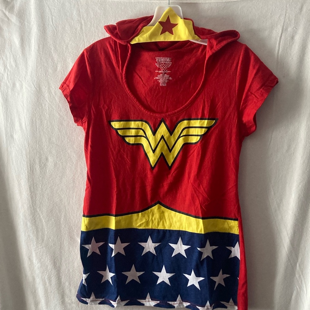 Wonder Woman Red Hooded T-Shirt